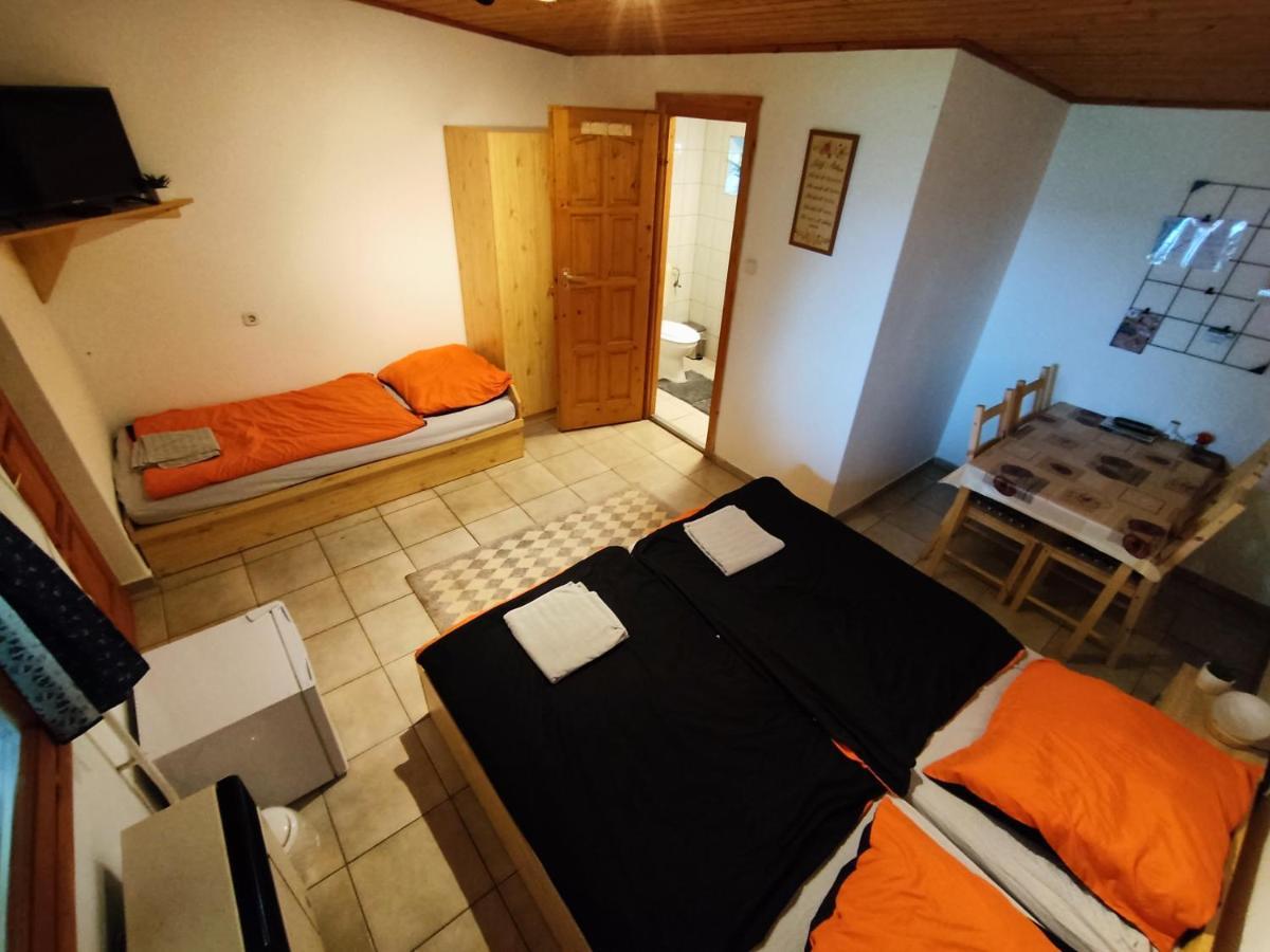 Апартаменты Suello Feszek Apartman Тисафюред Экстерьер фото